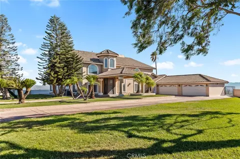 7077 Thunder Ridge Rd, Jurupa Valley, CA 92509