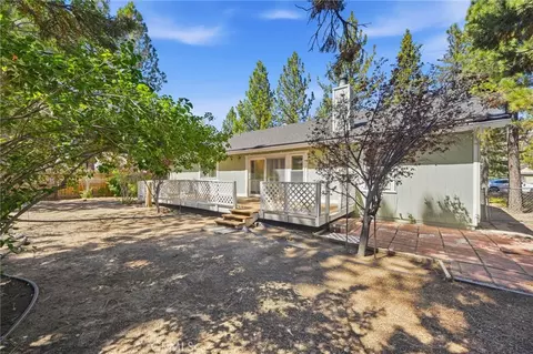 Exterior - 432 E Mountain View Blvd, Big Bear City, CA 92314 photo 6 of 8