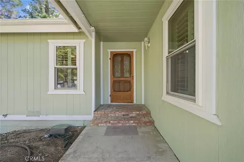 Exterior - 432 E Mountain View Blvd, Big Bear City, CA 92314 photo 2 of 8