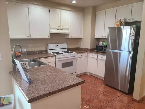 Kitchen - 2915 Westchester, Riverside, CA 92503 photo 3 of 3