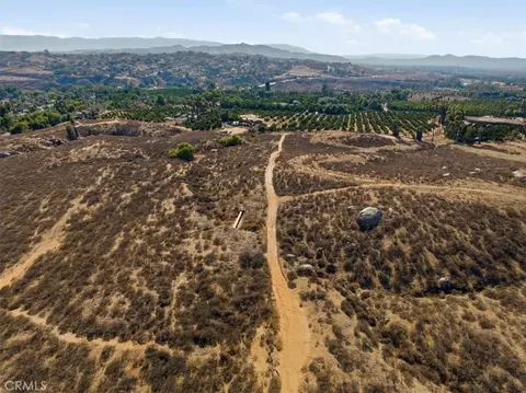 102 Sorrento Hls, Riverside, CA 92504