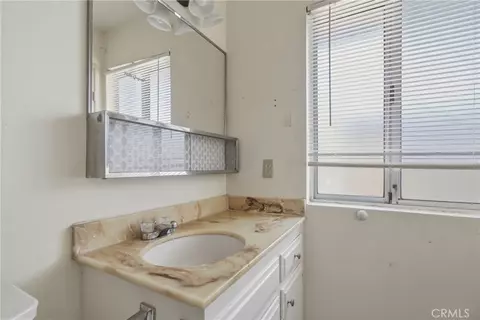 Bath - 621 Brian, Hemet, CA 92544 photo 2 of 3