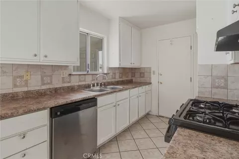 Kitchen - 621 Brian, Hemet, CA 92544 photo 3 of 4