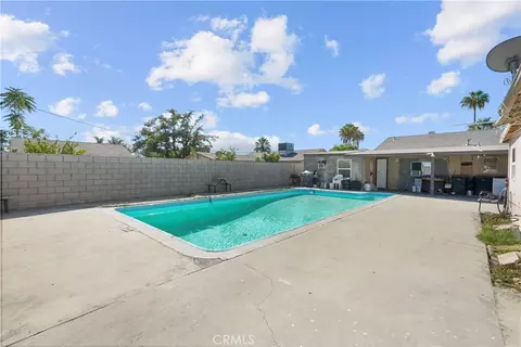 Exterior - 332 W 11th St, Perris, CA 92570 photo 6 of 15