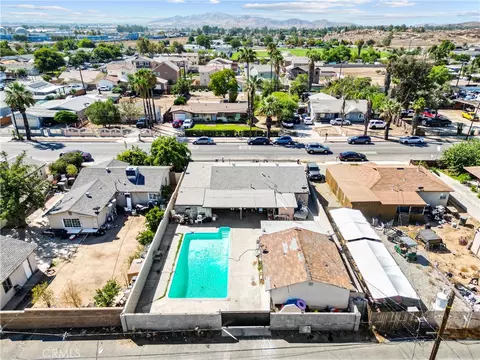 View/Area - 332 W 11th St, Perris, CA 92570 photo 4 of 6