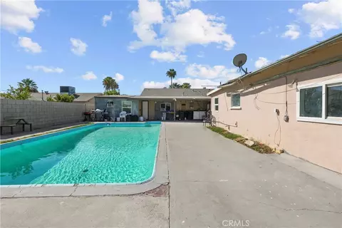 Exterior - 332 W 11th St, Perris, CA 92570 photo 8 of 15