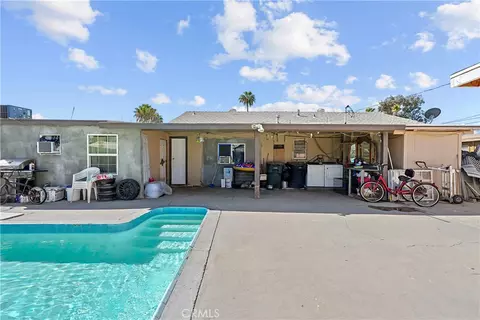 Exterior - 332 W 11th St, Perris, CA 92570 photo 3 of 15