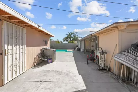 Exterior - 332 W 11th St, Perris, CA 92570 photo 12 of 15