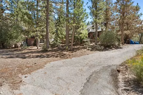Exterior - 42795 Cougar, Big Bear Lake, CA 92315 photo 14 of 15