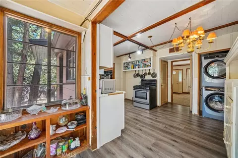 Entry Way - 42795 Cougar, Big Bear Lake, CA 92315 photo 2 of 3