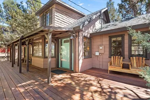 Exterior - 42795 Cougar, Big Bear Lake, CA 92315 photo 6 of 15