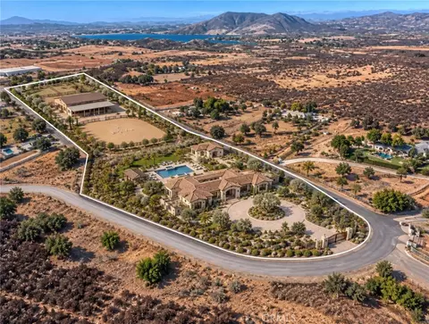 36555 Summitville, Temecula, CA 92592 photo 2