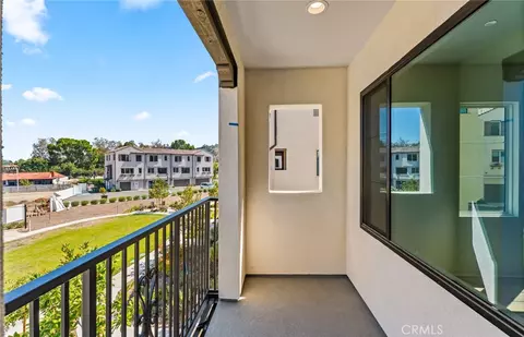 Other - 108 Pickwick Lane Ct, Burbank, CA 91506 photo 6 of 10