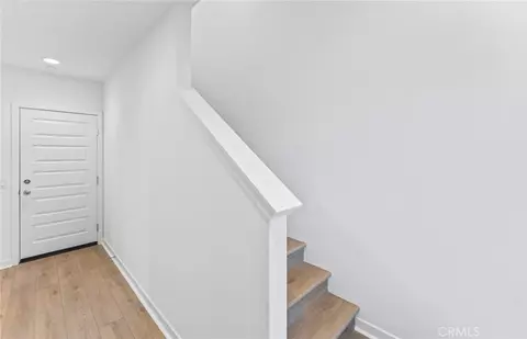 Entry Way - 108 Pickwick Lane Ct, Burbank, CA 91506 photo 1 of 6