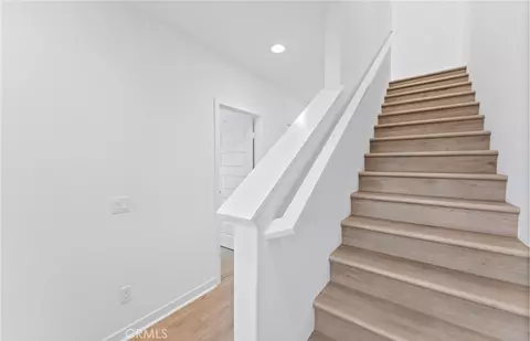 Entry Way - 108 Pickwick Lane Ct, Burbank, CA 91506 photo 3 of 6