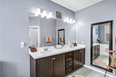 Bath - 1619 Velum Ct, Beaumont, CA 92223 photo 1 of 3