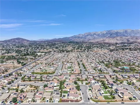 View/Area - 1619 Velum Ct, Beaumont, CA 92223 photo 7 of 10
