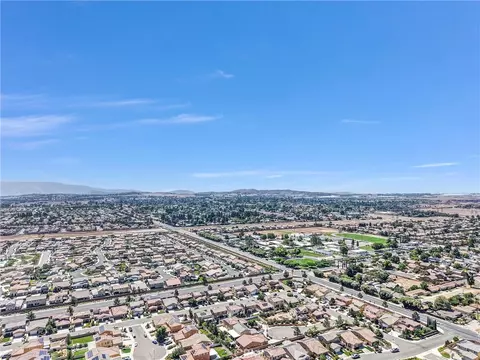 View/Area - 1619 Velum Ct, Beaumont, CA 92223 photo 9 of 10