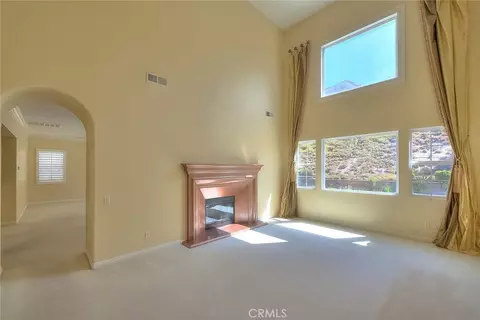 Living - 16861 Ridge Clf, Riverside, CA 92503 photo 5 of 9