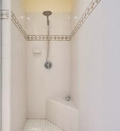 Bath - 16861 Ridge Clf, Riverside, CA 92503 photo 5 of 7