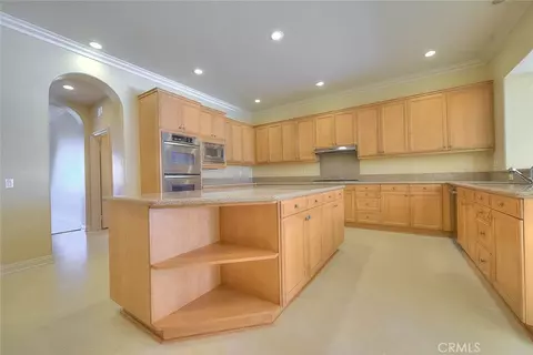 Kitchen - 16861 Ridge Clf, Riverside, CA 92503 photo 3 of 6