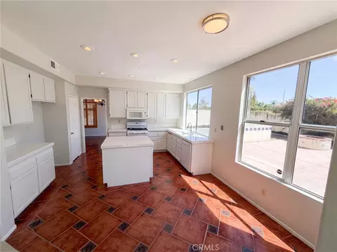 Kitchen - 8932 Mesa Oak, Riverside, CA 92508 photo 2 of 2