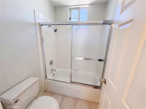 Bath - 8932 Mesa Oak, Riverside, CA 92508 photo 4 of 4