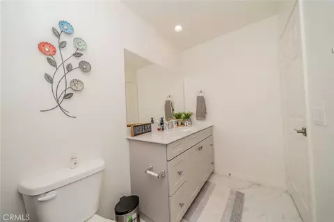 Bath - 20168 Lemonscent, Riverside, CA 92507 photo 2 of 2