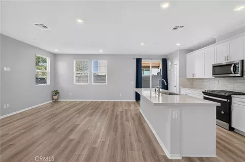Living - 40536 Birchfield, Temecula, CA 92591 photo 2 of 4