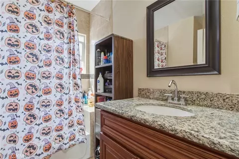 Bath - 1006 N Matthisen, Compton, CA 90220 photo 1 of 1