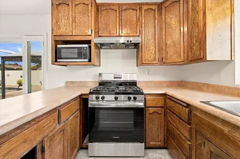 Kitchen - 6267 Sheridan Ct, Riverside, CA 92504 photo 3 of 5