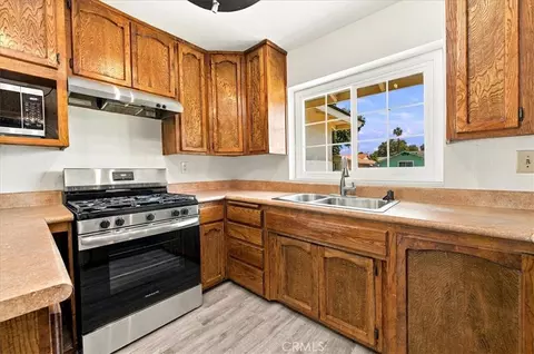 Kitchen - 6267 Sheridan Ct, Riverside, CA 92504 photo 2 of 5