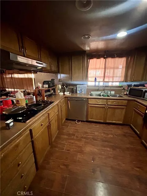 Kitchen - 24211 Pala, Apple Valley, CA 92307 photo 2 of 2