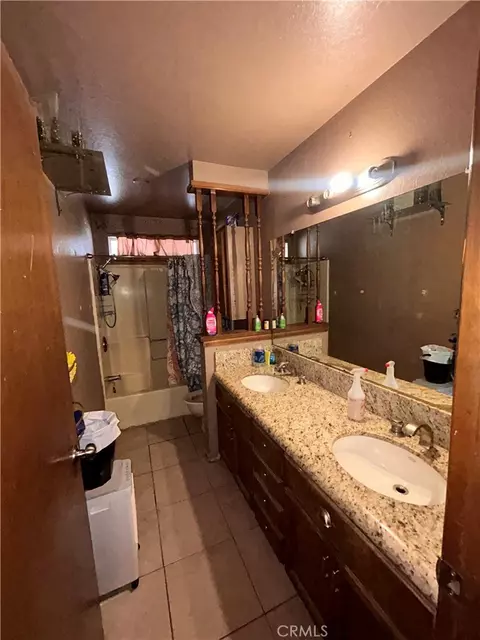 Bath - 24211 Pala, Apple Valley, CA 92307 photo 1 of 3