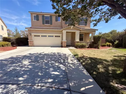 Exterior - 29495 Glenhurst, Menifee, CA 92584 photo 5 of 8