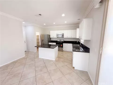Kitchen - 29495 Glenhurst, Menifee, CA 92584 photo 2 of 4
