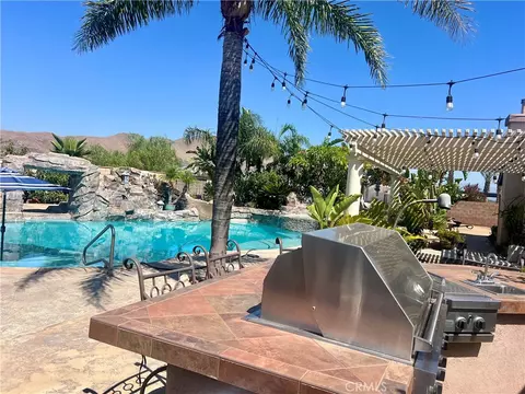 4751 Ridge Pt, Riverside, CA 92509 photo 6