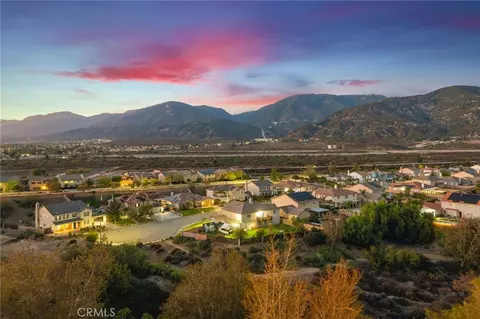 5591 N Pinnacle Ln, San Bernardino, CA 92407