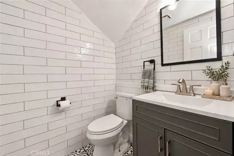 Bath - 9140 Owari Ln, Riverside, CA 92508 photo 3 of 4