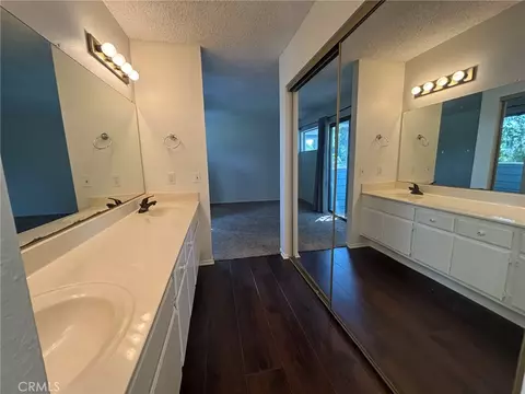 Bath - 633 Church Pl #3, Redlands, CA 92374 photo 1 of 2