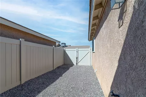 Exterior - 2810 W Devonshire, Hemet, CA 92545 photo 6 of 7