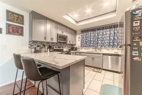 Kitchen - 2810 W Devonshire, Hemet, CA 92545 photo 2 of 3