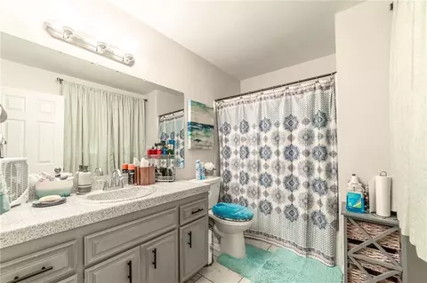 Bath - 2810 W Devonshire, Hemet, CA 92545 photo 1 of 2