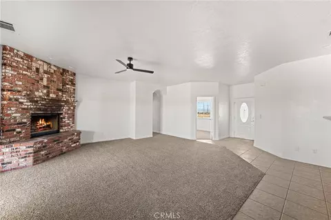 Living - 8778 Smoke Tree, Phelan, CA 92371 photo 2 of 4