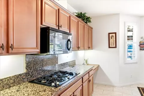 Kitchen - 17715 Timberview Dr, Riverside, CA 92504 photo 5 of 6