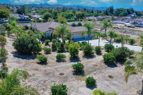 View/Area - 17715 Timberview Dr, Riverside, CA 92504 photo 7 of 9
