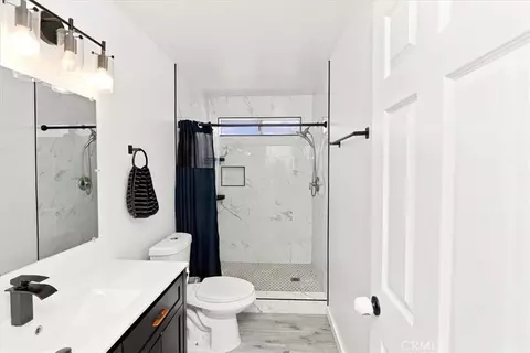Bath - 145 Appletree Dr, Perris, CA 92571 photo 1 of 3