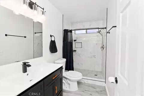 Bath - 145 Appletree Dr, Perris, CA 92571 photo 2 of 3