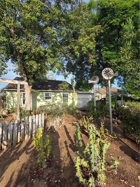 Exterior - 6825 Glacier Dr, Riverside, CA 92506 photo 16 of 19