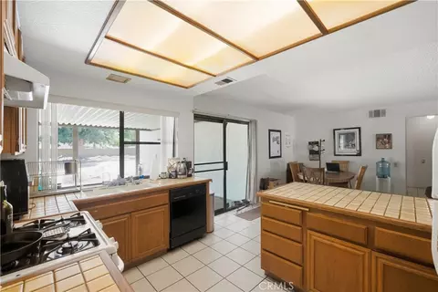 Kitchen - 1491 Cedarhill Dr, Riverside, CA 92507 photo 2 of 2